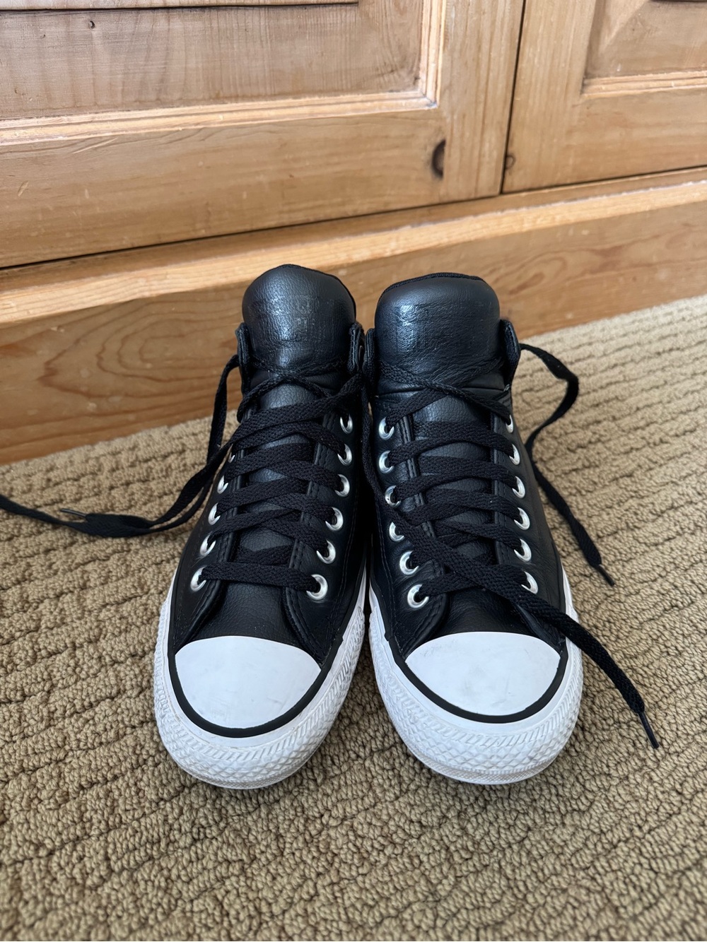 Black Leather Converse High-Top Sneakers Size 9- clean and newish